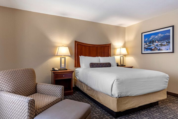 Best Western Swiss Clock Inn