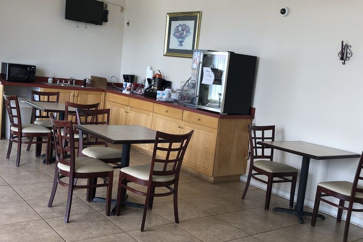 Breakfast/Coffee Service 18 of 27