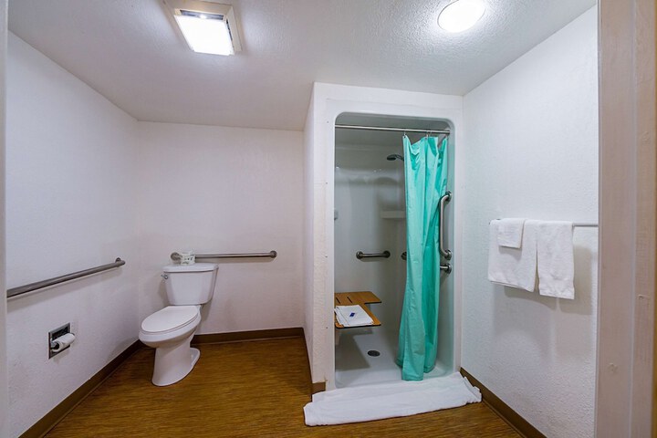 Room 20 of 46