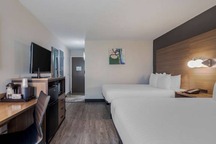 Room 32 of 41