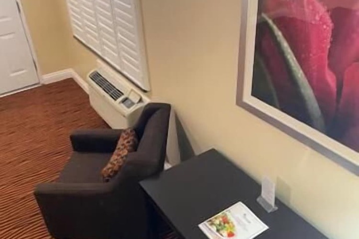 Room 8 of 23