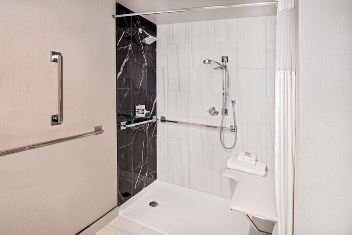 DoubleTree by Hilton Washington DC North / Gaithersburg