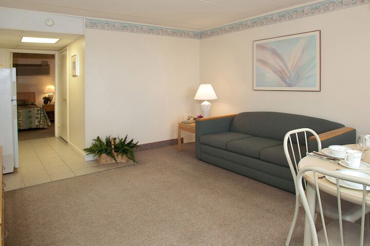 Room 34 of 40