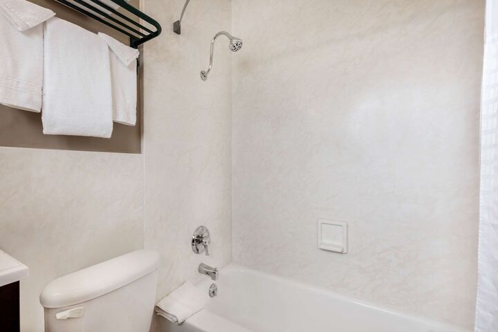 Room 40 of 72