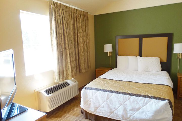 Room 16 of 29