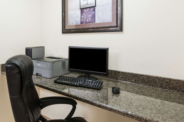 Business Center 34 of 34