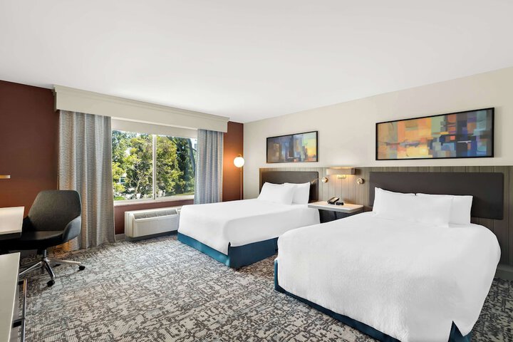 Room 18 of 42