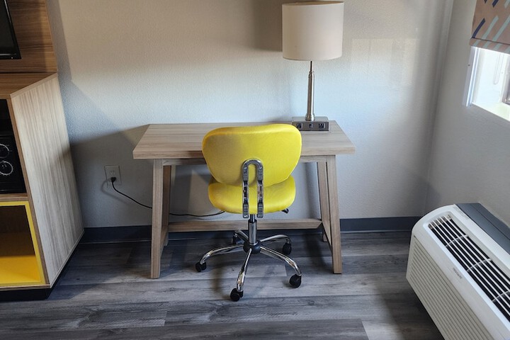 Room 81 of 143