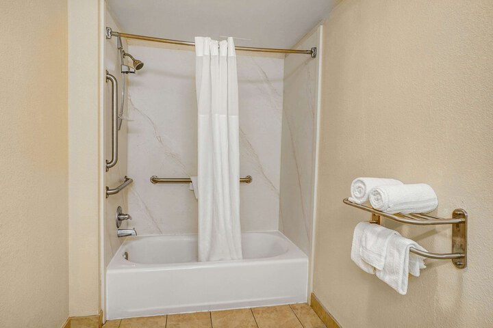 Room 20 of 29