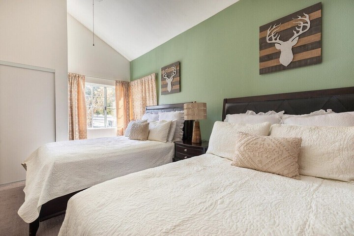 Lake Arrowhead Villas