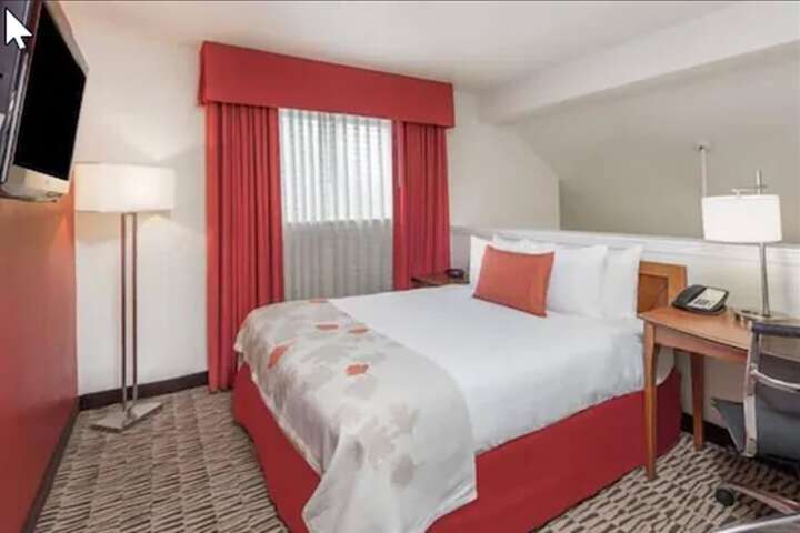 Room 3 of 7