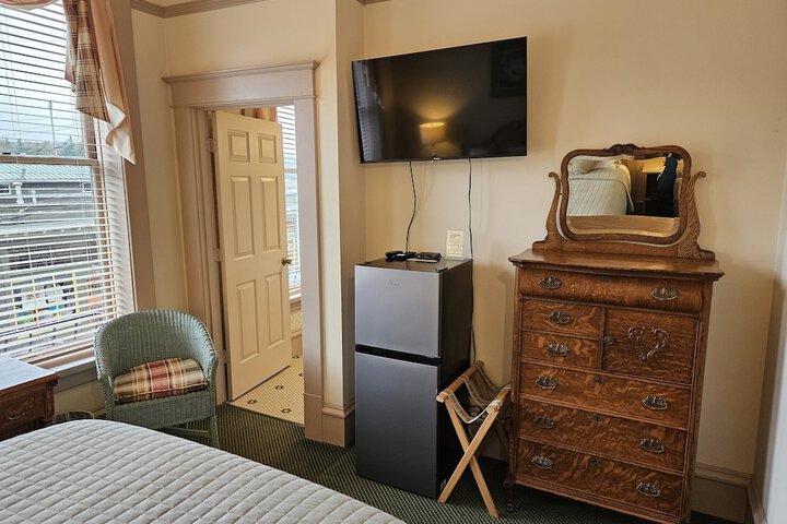 Room 27 of 95