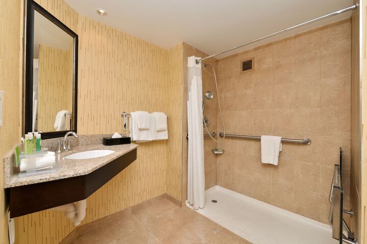 Room 18 of 34