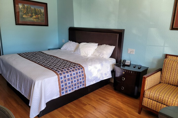 Room 13 of 15