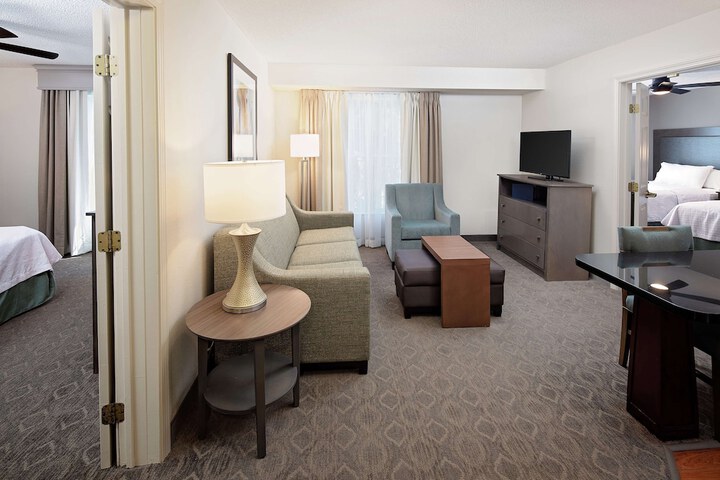 Room 13 of 25