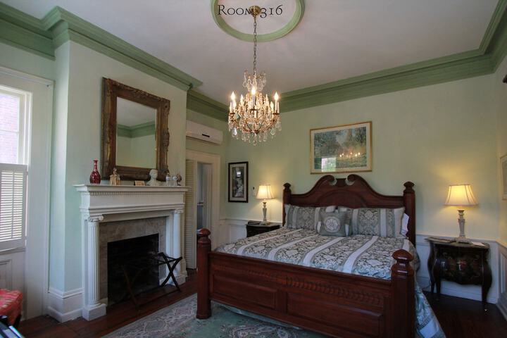 Room 79 of 170