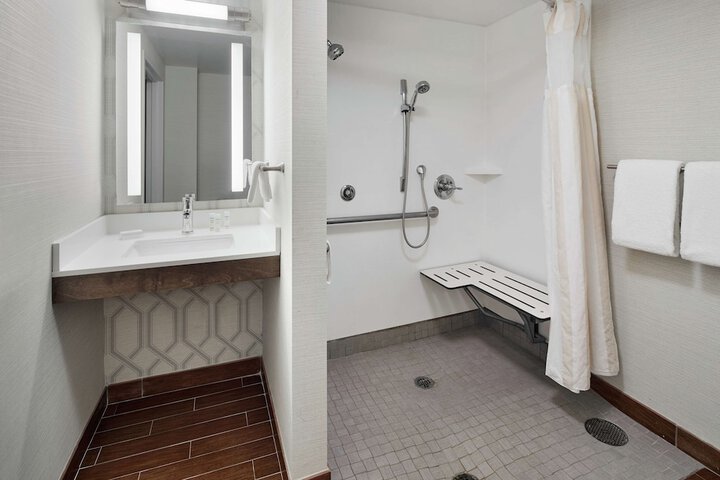 Room 20 of 29
