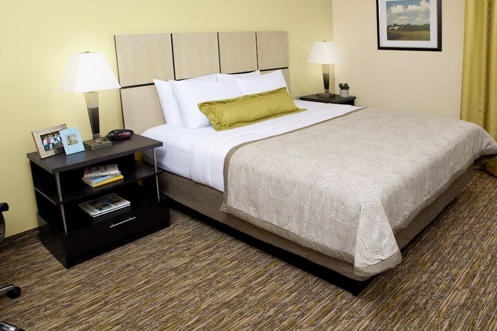 Candlewood Suites Cut Off by IHG