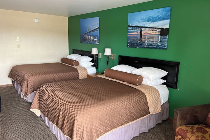 Room 32 of 60