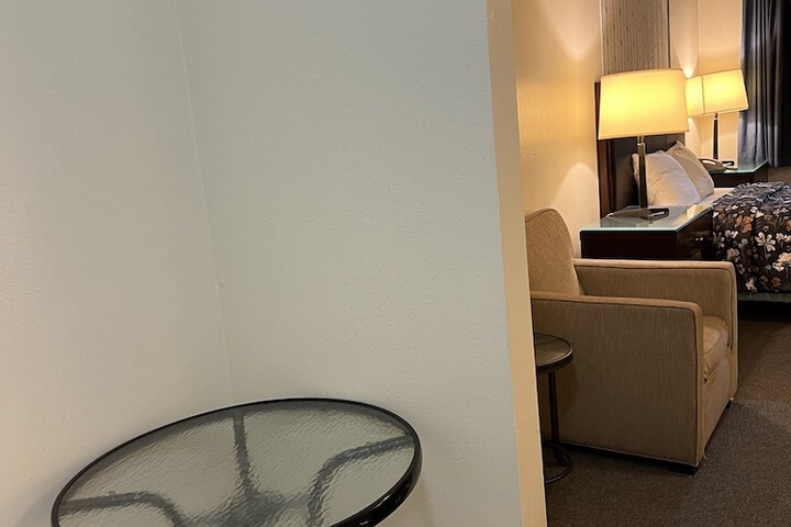 Room 16 of 21