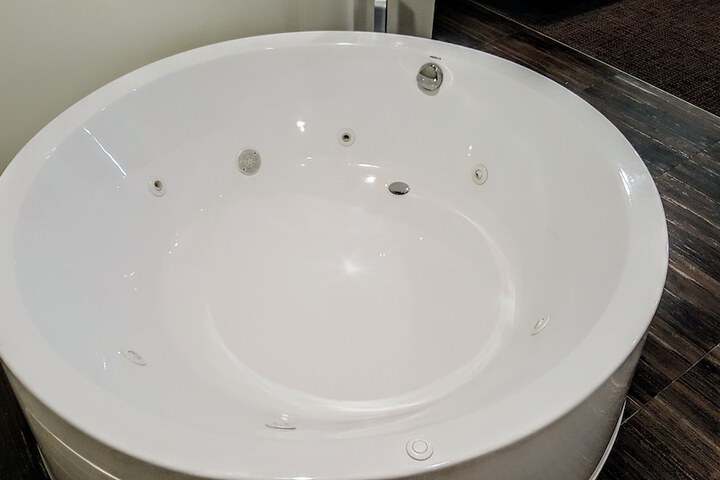 Hot Tub 43 of 44
