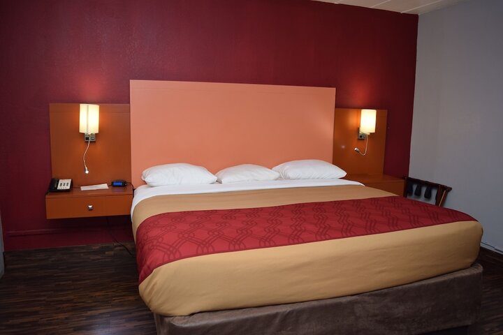 Room 17 of 26