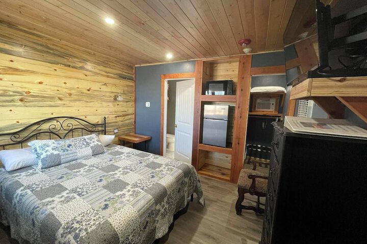 Room 33 of 53