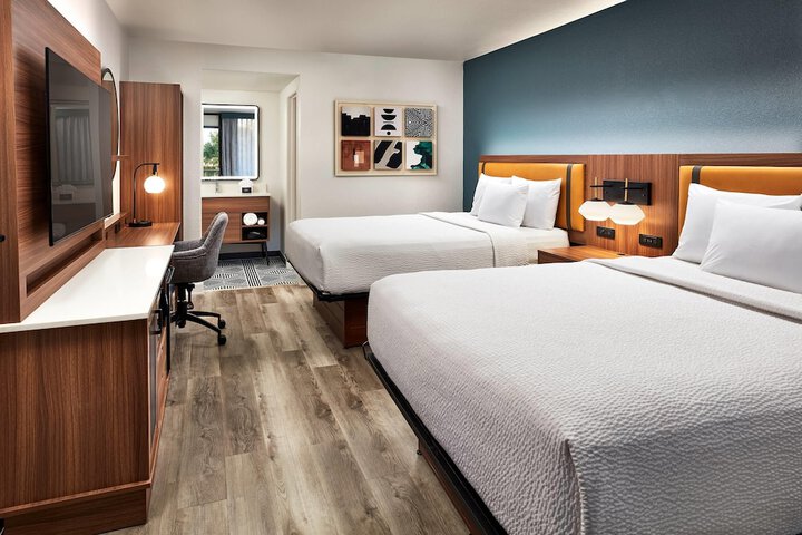 La Quinta Inn & Suites by Wyndham Thousand Oaks-Newbury Park