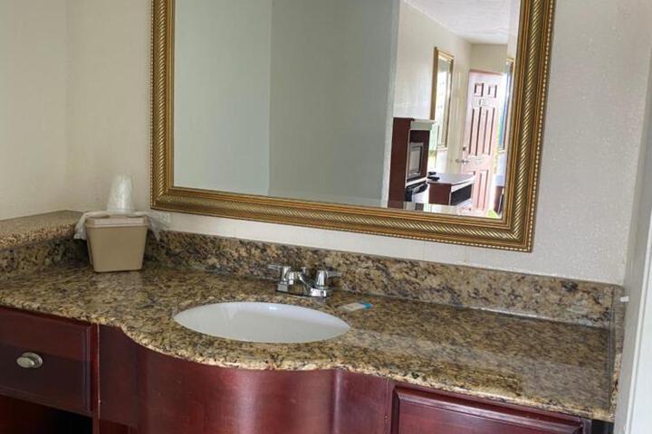 Jasmine Garden Inn - Lake City