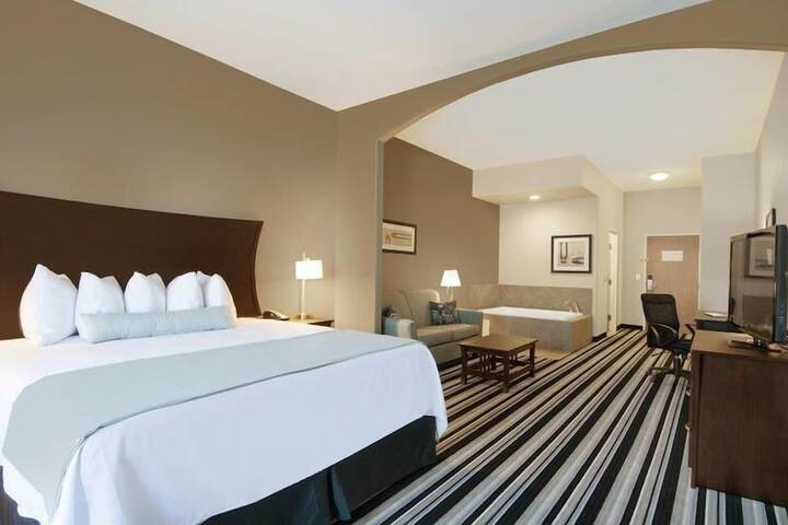 Best Western Plus Sand Bass Inn & Suites