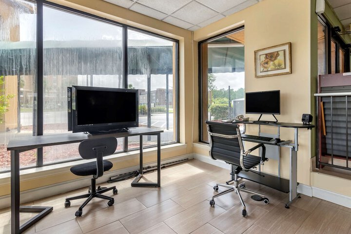 Business Center 54 of 54