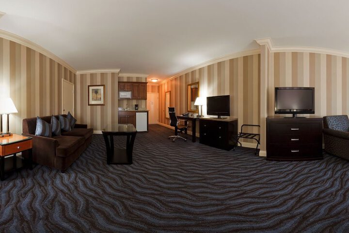 Room 24 of 42