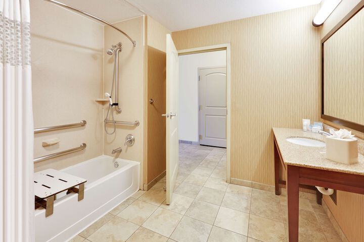 Room 6 of 22