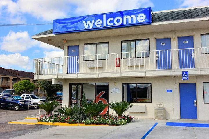 Motel 6 Kingsville TX