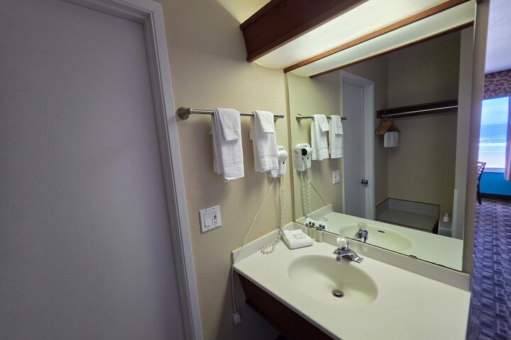 Seagrass Oceanfront Inn