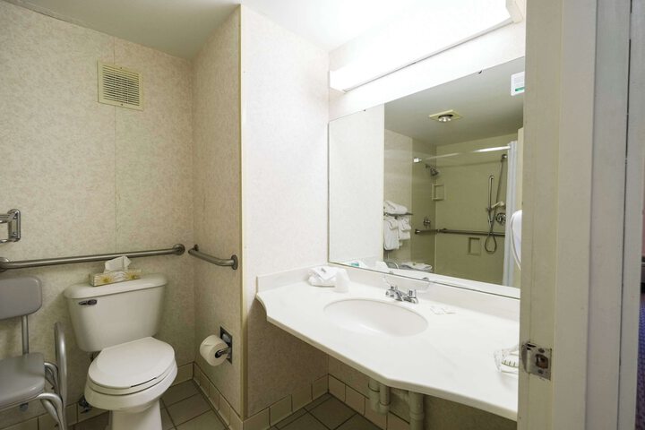 Room 72 of 113
