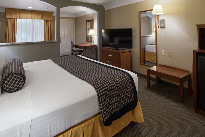 Room 8 of 25