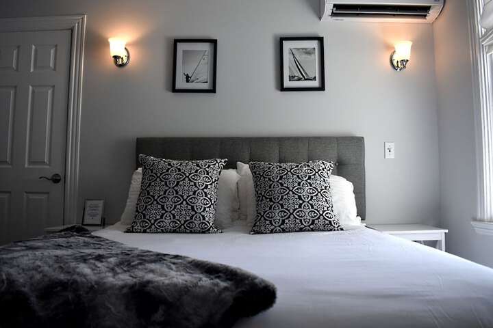 Room 35 of 183