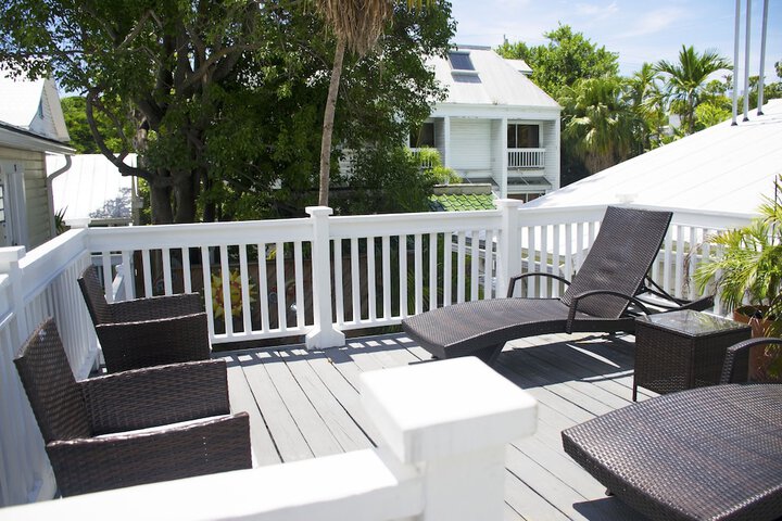Sundeck 98 of 111