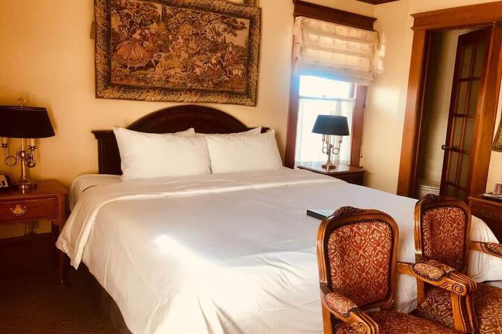 Room 34 of 85