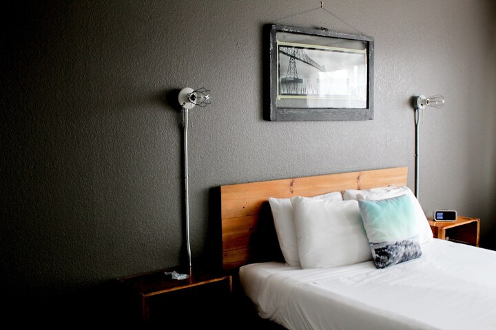 Room 38 of 147