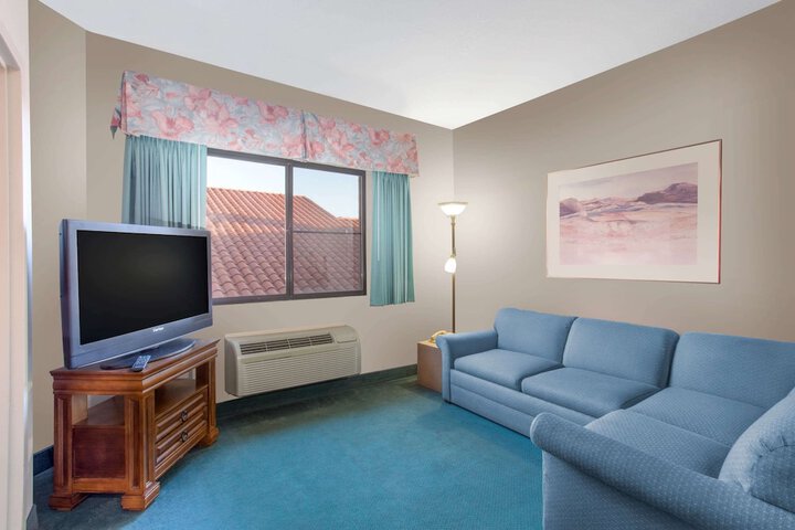 Room 13 of 39