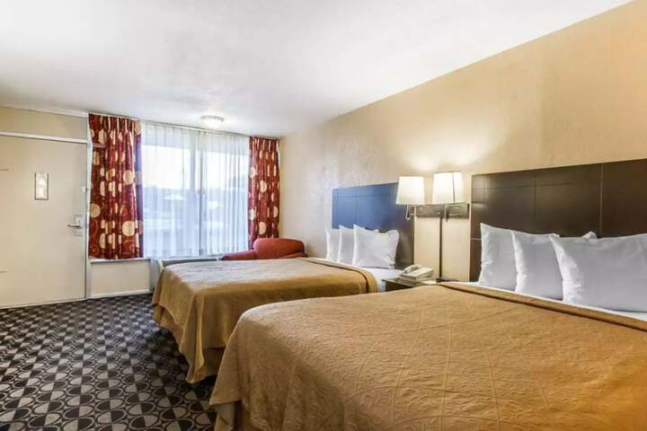 Room 21 of 43