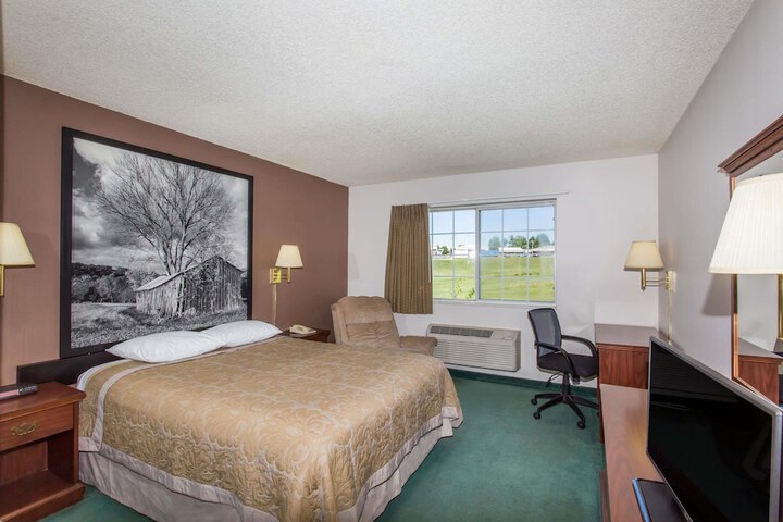 Room 18 of 18