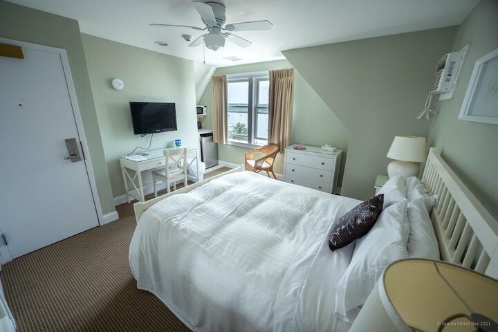 Room 16 of 17