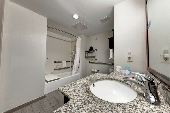 Room 15 of 46
