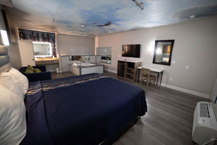 Room 40 of 67