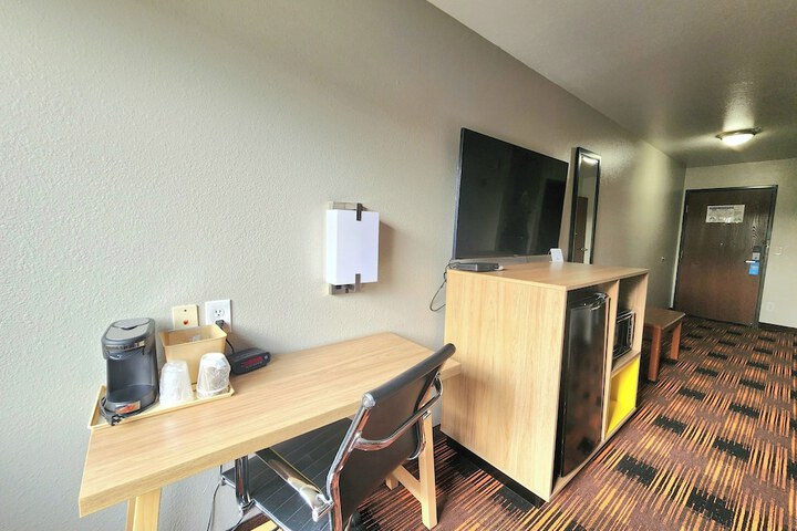 Room 7 of 42
