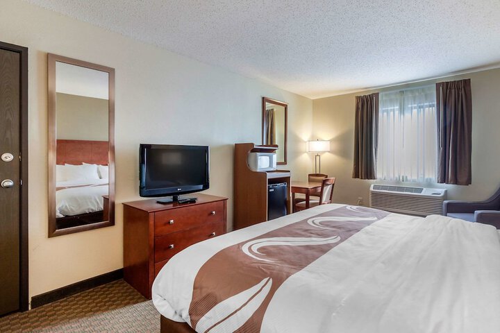 Room 15 of 33