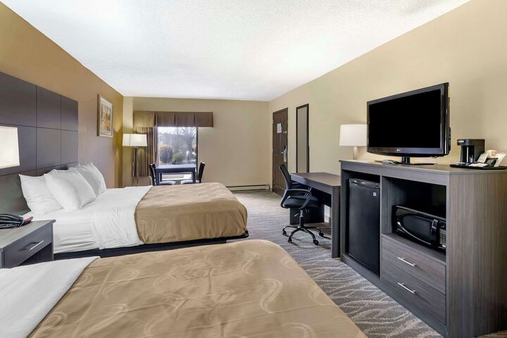 Room 11 of 32